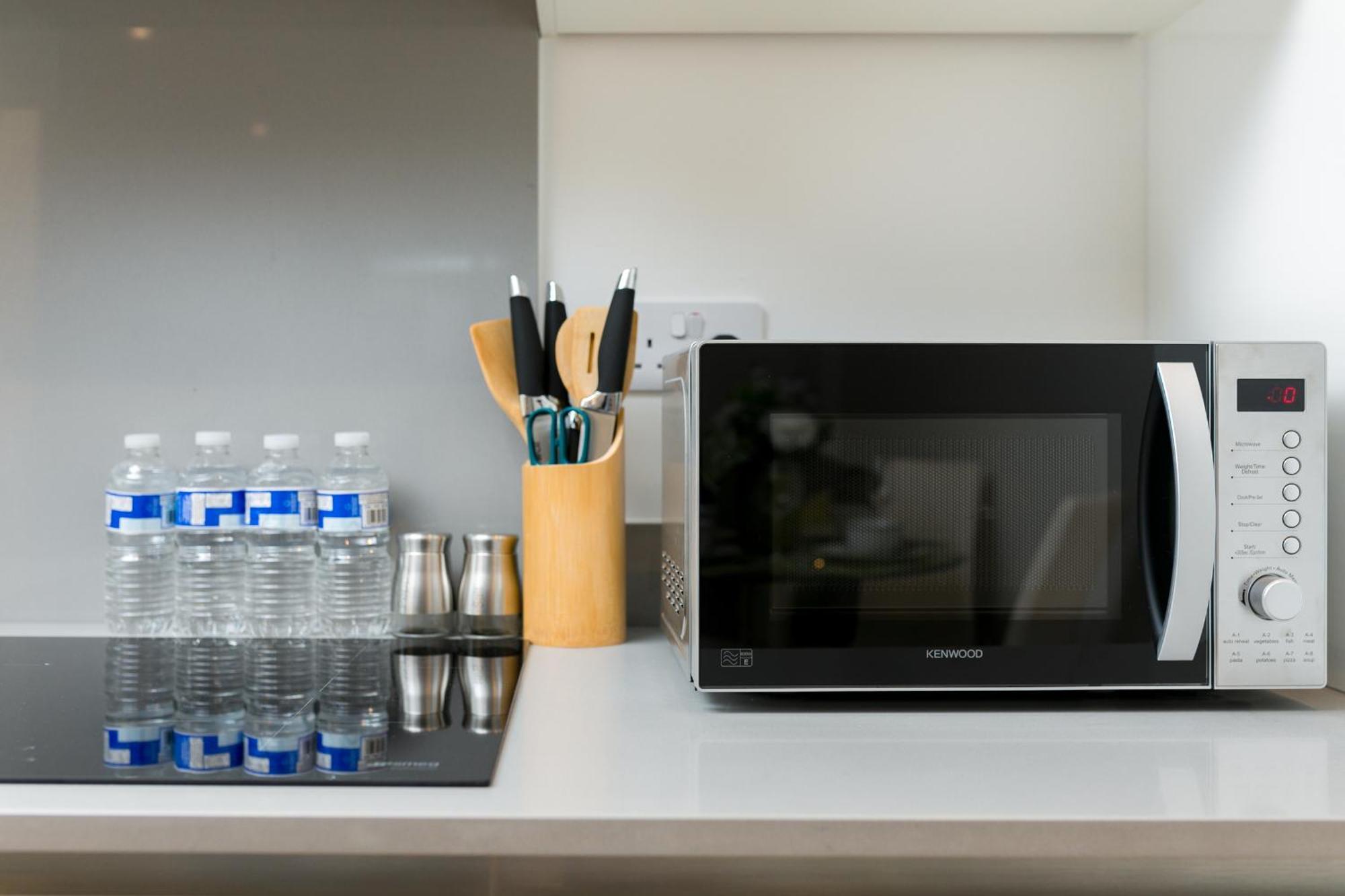 Skyvillion - Cozy Apartments In Enfield Town With Free Parking & Wifi Exterior foto