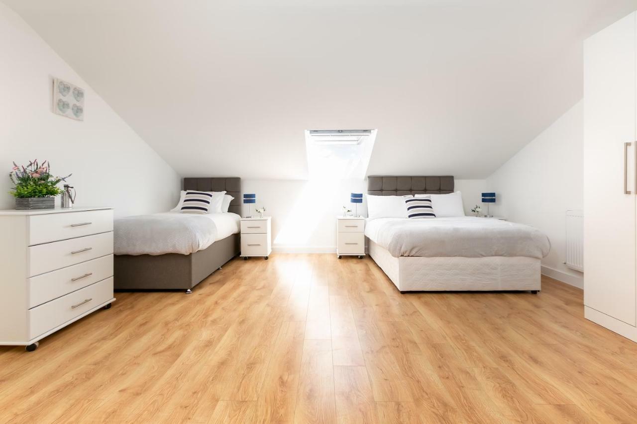 Skyvillion - Cozy Apartments In Enfield Town With Free Parking & Wifi Exterior foto
