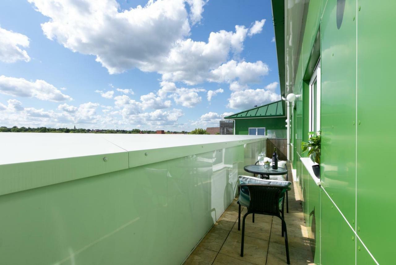 Skyvillion - Cozy Apartments In Enfield Town With Free Parking & Wifi Exterior foto